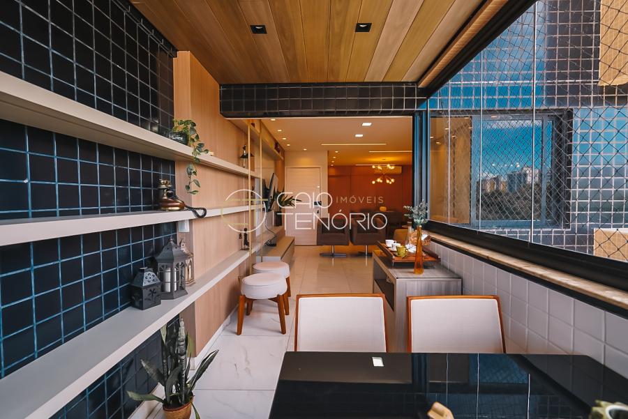 APARTAMENTO COM 4 SUÍTES NO FAROL